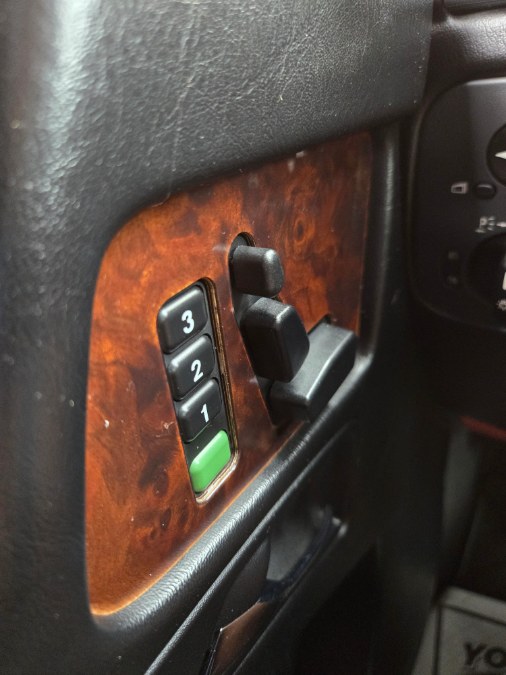 2008 Mercedes-Benz G-Class 4MATIC 4dr 5.0L, available for sale in Bristol, Connecticut | Dealmax Motors LLC. Bristol, Connecticut 2008 Mercedes-Benz G-Class 4MATIC 4dr 5.0L, available for sale in Bristol, Connecticut | Dealmax Motors LLC. Bristol, Connecticut
