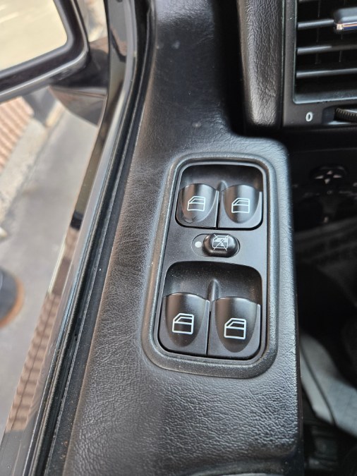 2008 Mercedes-Benz G-Class 4MATIC 4dr 5.0L, available for sale in Bristol, Connecticut | Dealmax Motors LLC. Bristol, Connecticut 2008 Mercedes-Benz G-Class 4MATIC 4dr 5.0L, available for sale in Bristol, Connecticut | Dealmax Motors LLC. Bristol, Connecticut