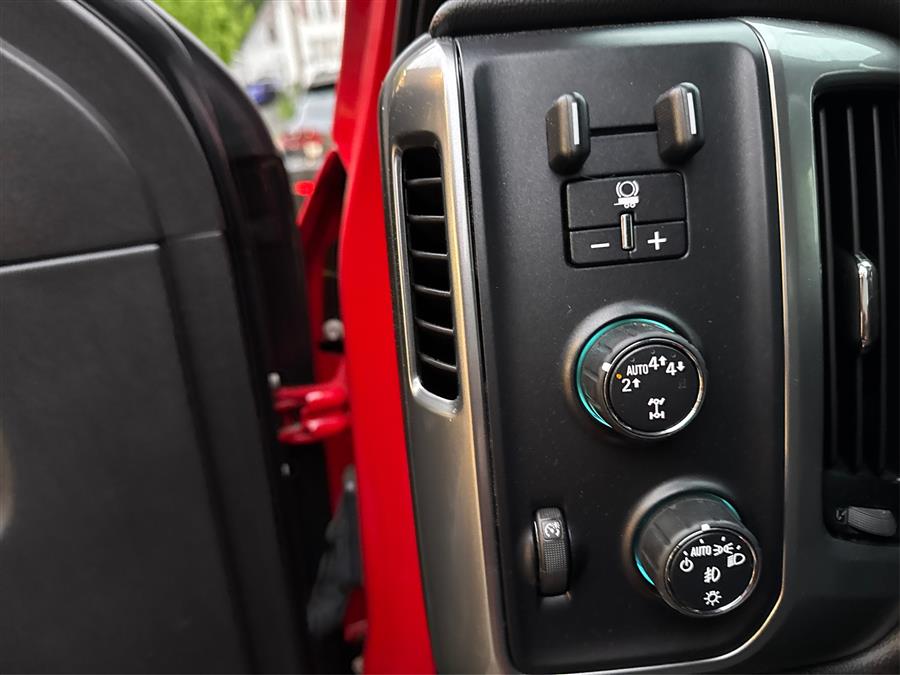 2017 Chevrolet Silverado 1500 4WD Double Cab 143.5" LT w/1LT, available for sale in Canton, Connecticut | Lava Motors. Canton, Connecticut 2017 Chevrolet Silverado 1500 4WD Double Cab 143.5" LT w/1LT, available for sale in Canton, Connecticut | Lava Motors. Canton, Connecticut