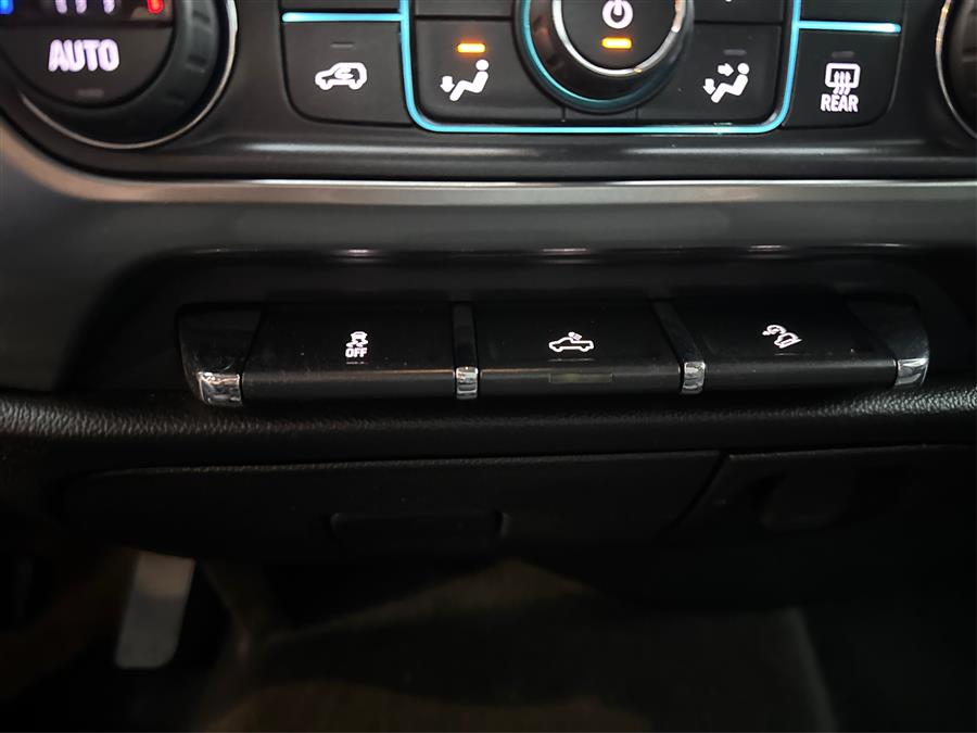 2017 Chevrolet Silverado 1500 4WD Double Cab 143.5" LT w/1LT, available for sale in Canton, Connecticut | Lava Motors. Canton, Connecticut 2017 Chevrolet Silverado 1500 4WD Double Cab 143.5" LT w/1LT, available for sale in Canton, Connecticut | Lava Motors. Canton, Connecticut