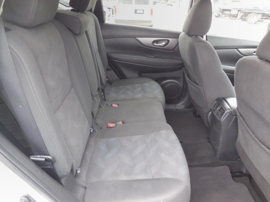 2016 Nissan Rogue FWD 4dr SV, available for sale in Hawaiian Gardens, California | Luxe Motors. Hawaiian Gardens, California 2016 Nissan Rogue FWD 4dr SV, available for sale in Hawaiian Gardens, California | Luxe Motors. Hawaiian Gardens, California