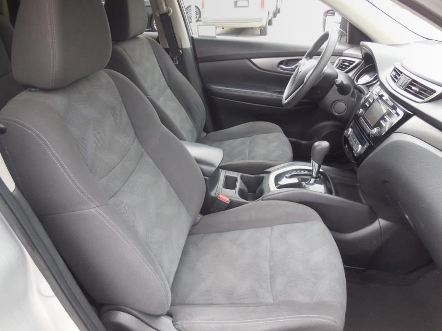 2016 Nissan Rogue FWD 4dr SV, available for sale in Hawaiian Gardens, California | Luxe Motors. Hawaiian Gardens, California 2016 Nissan Rogue FWD 4dr SV, available for sale in Hawaiian Gardens, California | Luxe Motors. Hawaiian Gardens, California