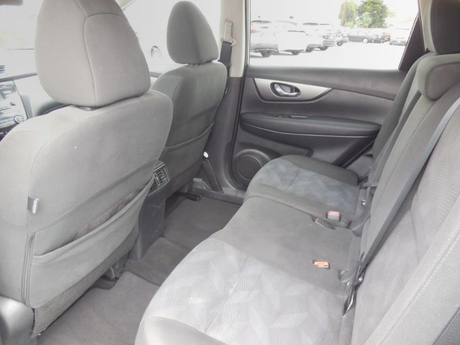 2016 Nissan Rogue FWD 4dr SV, available for sale in Hawaiian Gardens, California | Luxe Motors. Hawaiian Gardens, California 2016 Nissan Rogue FWD 4dr SV, available for sale in Hawaiian Gardens, California | Luxe Motors. Hawaiian Gardens, California