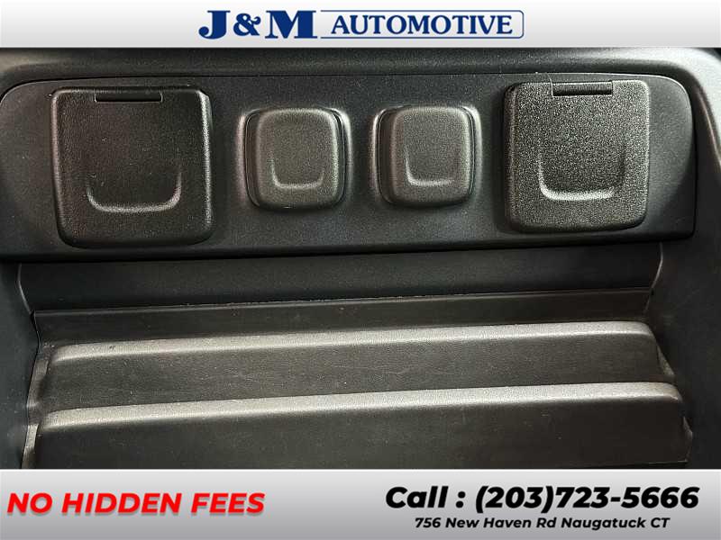 2017 GMC Sierra 1500 SLT, available for sale in Naugatuck, Connecticut | J&M Automotive Sls&Svc LLC. Naugatuck, Connecticut 2017 GMC Sierra 1500 SLT, available for sale in Naugatuck, Connecticut | J&M Automotive Sls&Svc LLC. Naugatuck, Connecticut