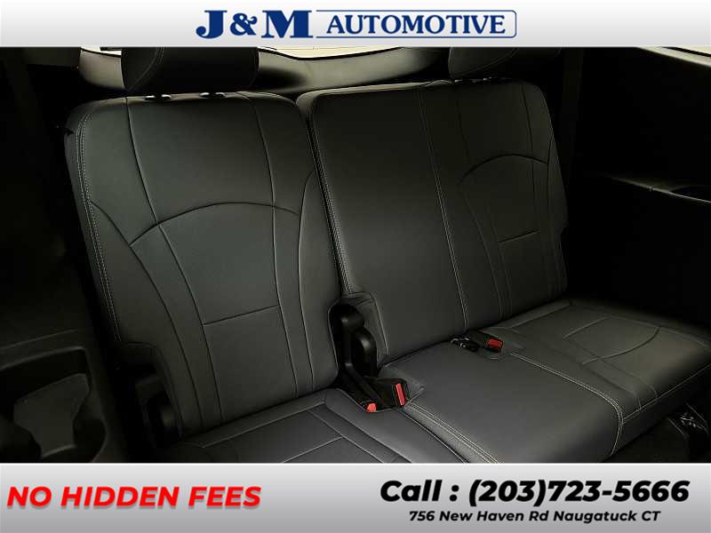 2021 Buick Enclave Essence, available for sale in Naugatuck, Connecticut | J&M Automotive Sls&Svc LLC. Naugatuck, Connecticut 2021 Buick Enclave Essence, available for sale in Naugatuck, Connecticut | J&M Automotive Sls&Svc LLC. Naugatuck, Connecticut