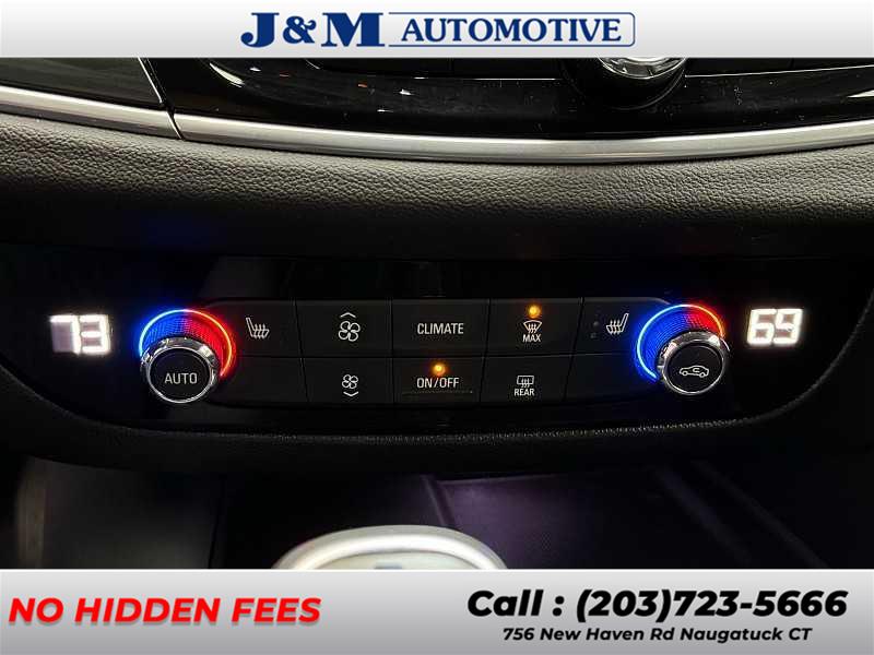 2021 Buick Enclave Essence, available for sale in Naugatuck, Connecticut | J&M Automotive Sls&Svc LLC. Naugatuck, Connecticut 2021 Buick Enclave Essence, available for sale in Naugatuck, Connecticut | J&M Automotive Sls&Svc LLC. Naugatuck, Connecticut