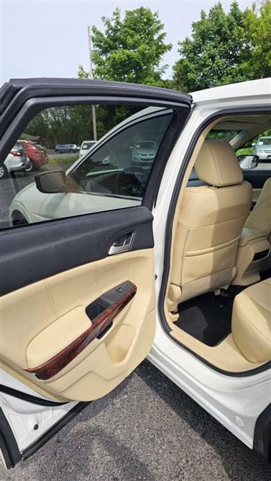 2010 Honda Accord Crosstour EX L w/Navi AWD 4dr Crossover, available for sale in Wolcott, New York | Auto Hunter CNY. Wolcott, New York 2010 Honda Accord Crosstour EX L w/Navi AWD 4dr Crossover, available for sale in Wolcott, New York | Auto Hunter CNY. Wolcott, New York