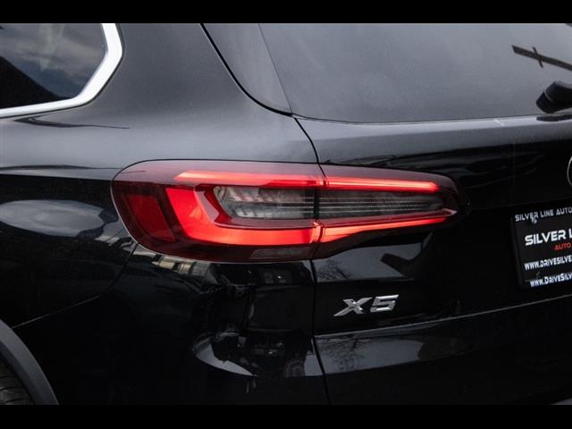 2022 BMW X5 xDrive40i Sports Activity Vehicle, available for sale in Flushing, New York | Silverline Auto Group. Flushing, New York 2022 BMW X5 xDrive40i Sports Activity Vehicle, available for sale in Flushing, New York | Silverline Auto Group. Flushing, New York