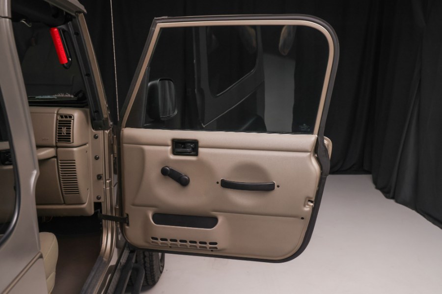 2006 Jeep Wrangler 2dr Rubicon, available for sale in North Salem, New York | Meccanic Shop North Inc. North Salem, New York 2006 Jeep Wrangler 2dr Rubicon, available for sale in North Salem, New York | Meccanic Shop North Inc. North Salem, New York