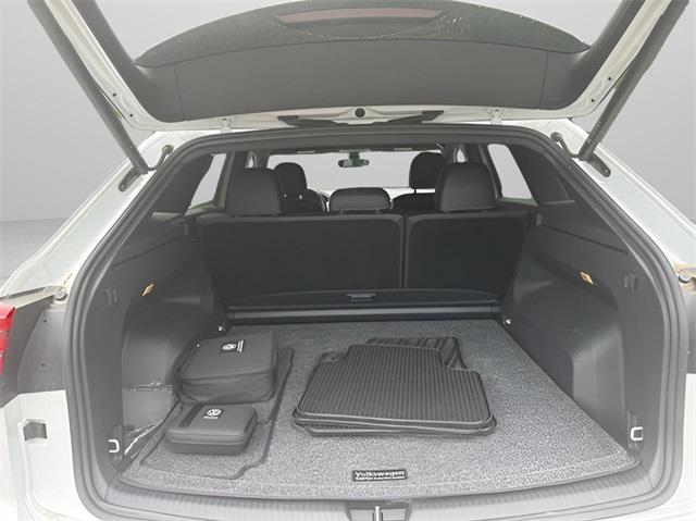 2023 Volkswagen Atlas Cross Sport 2.0T SEL R-Line, available for sale in Stratford, Connecticut | Wiz Leasing Inc. Stratford, Connecticut 2023 Volkswagen Atlas Cross Sport 2.0T SEL R-Line, available for sale in Stratford, Connecticut | Wiz Leasing Inc. Stratford, Connecticut