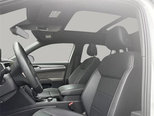 2023 Volkswagen Atlas Cross Sport 2.0T SEL R-Line, available for sale in Stratford, Connecticut | Wiz Leasing Inc. Stratford, Connecticut 2023 Volkswagen Atlas Cross Sport 2.0T SEL R-Line, available for sale in Stratford, Connecticut | Wiz Leasing Inc. Stratford, Connecticut
