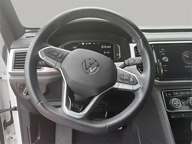 2023 Volkswagen Atlas Cross Sport 2.0T SEL R-Line, available for sale in Stratford, Connecticut | Wiz Leasing Inc. Stratford, Connecticut 2023 Volkswagen Atlas Cross Sport 2.0T SEL R-Line, available for sale in Stratford, Connecticut | Wiz Leasing Inc. Stratford, Connecticut