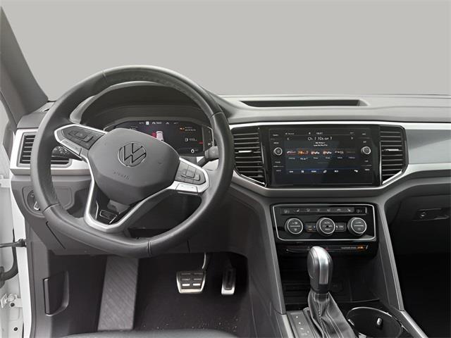 2023 Volkswagen Atlas Cross Sport 2.0T SEL R-Line, available for sale in Stratford, Connecticut | Wiz Leasing Inc. Stratford, Connecticut 2023 Volkswagen Atlas Cross Sport 2.0T SEL R-Line, available for sale in Stratford, Connecticut | Wiz Leasing Inc. Stratford, Connecticut