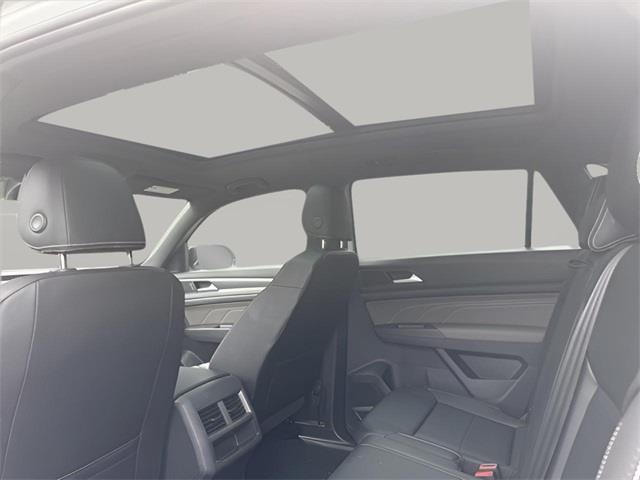 2023 Volkswagen Atlas Cross Sport 2.0T SEL R-Line, available for sale in Stratford, Connecticut | Wiz Leasing Inc. Stratford, Connecticut 2023 Volkswagen Atlas Cross Sport 2.0T SEL R-Line, available for sale in Stratford, Connecticut | Wiz Leasing Inc. Stratford, Connecticut