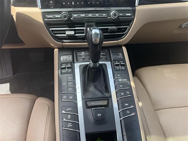2020 Porsche Macan Base, available for sale in Stratford, Connecticut | Wiz Leasing Inc. Stratford, Connecticut 2020 Porsche Macan Base, available for sale in Stratford, Connecticut | Wiz Leasing Inc. Stratford, Connecticut