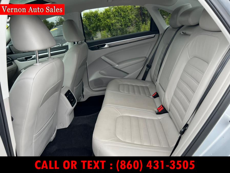 2017 Volkswagen Passat 1.8T SEL Premium Auto, available for sale in Manchester, Connecticut | Vernon Auto Sale & Service. Manchester, Connecticut 2017 Volkswagen Passat 1.8T SEL Premium Auto, available for sale in Manchester, Connecticut | Vernon Auto Sale & Service. Manchester, Connecticut