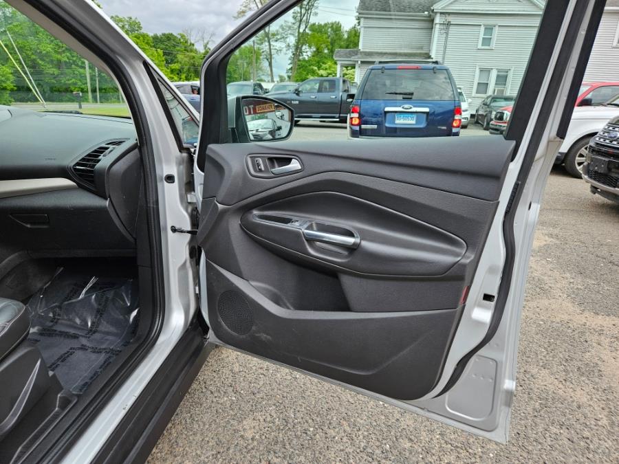 2016 Ford C-Max Energi 5dr HB SEL Leather interior, available for sale in East Windsor, Connecticut | Toro Auto. East Windsor, Connecticut 2016 Ford C-Max Energi 5dr HB SEL Leather interior, available for sale in East Windsor, Connecticut | Toro Auto. East Windsor, Connecticut