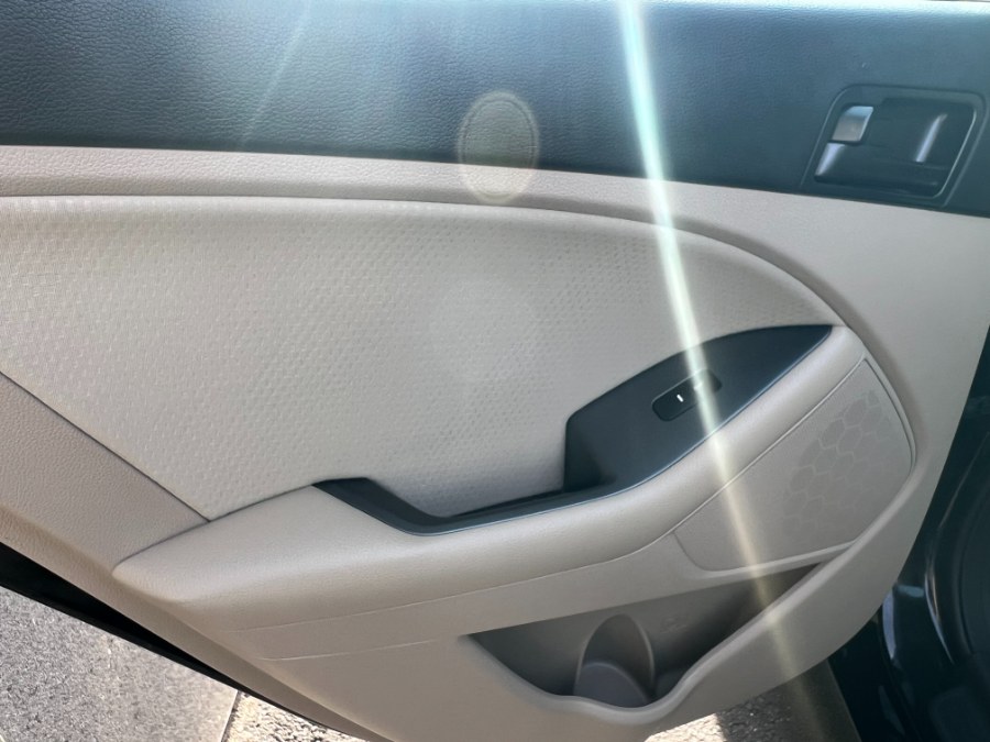 2013 Kia Optima 4dr Sdn LX, available for sale in Bristol, Connecticut | Bristol Auto Center LLC. Bristol, Connecticut 2013 Kia Optima 4dr Sdn LX, available for sale in Bristol, Connecticut | Bristol Auto Center LLC. Bristol, Connecticut