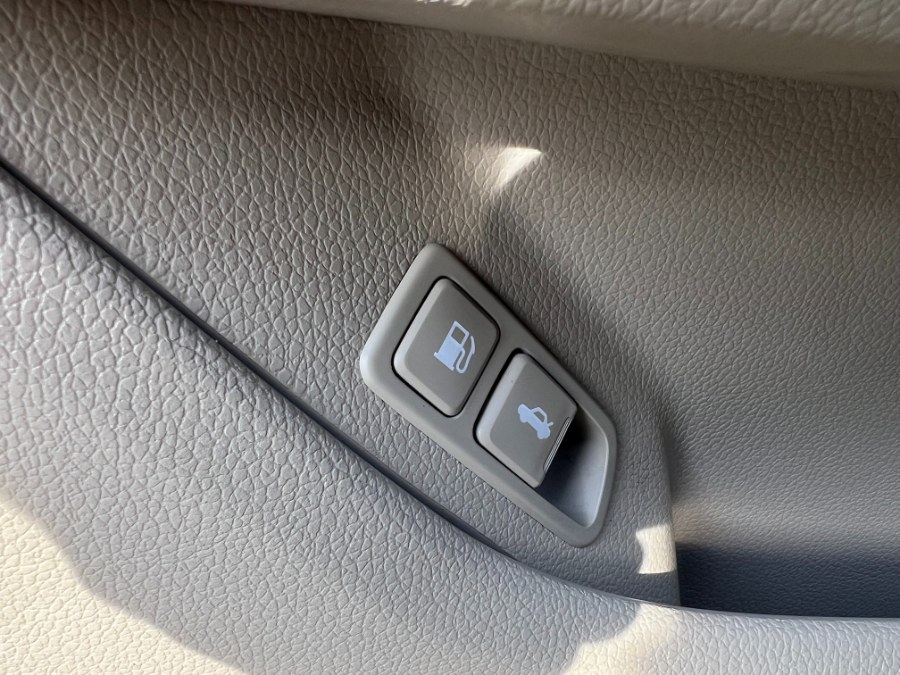 2013 Kia Optima 4dr Sdn LX, available for sale in Bristol, Connecticut | Bristol Auto Center LLC. Bristol, Connecticut 2013 Kia Optima 4dr Sdn LX, available for sale in Bristol, Connecticut | Bristol Auto Center LLC. Bristol, Connecticut