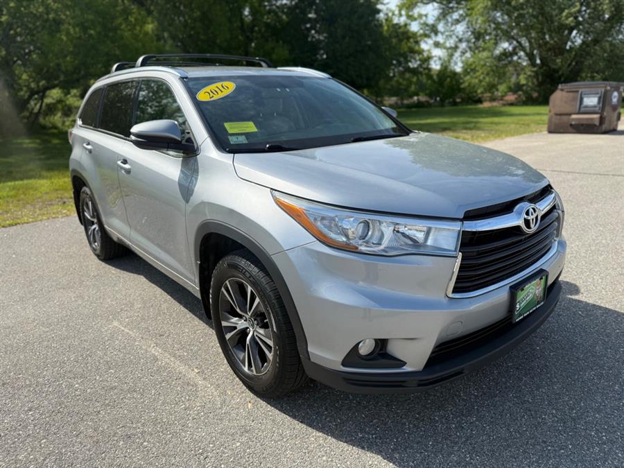 Used 2016 Toyota Highlander in Lawrence, Massachusetts | Home Run Auto Sales Inc. Lawrence, Massachusetts
