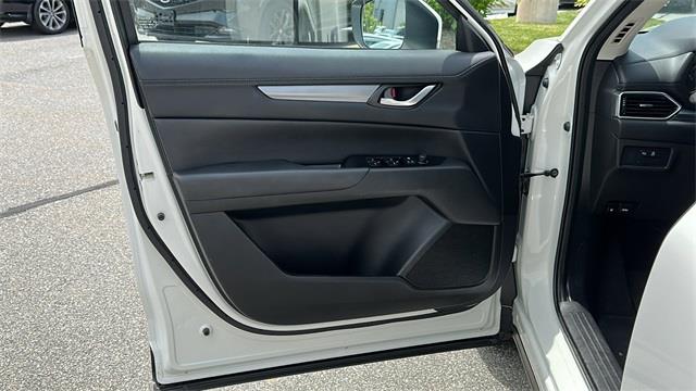 2022 Mazda Cx-5 2.5 S Select Package, available for sale in Avon, Connecticut | Sullivan Automotive Group. Avon, Connecticut 2022 Mazda Cx-5 2.5 S Select Package, available for sale in Avon, Connecticut | Sullivan Automotive Group. Avon, Connecticut