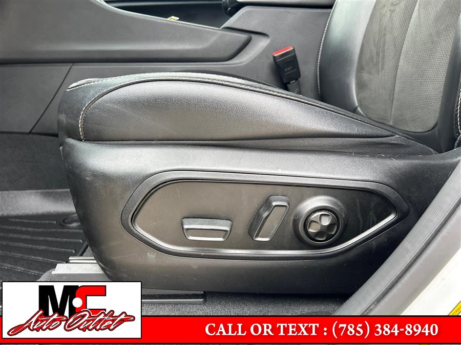 2023 Jeep Grand Cherokee L Altitude 4x4, available for sale in Colby, Kansas | M C Auto Outlet Inc. Colby, Kansas 2023 Jeep Grand Cherokee L Altitude 4x4, available for sale in Colby, Kansas | M C Auto Outlet Inc. Colby, Kansas