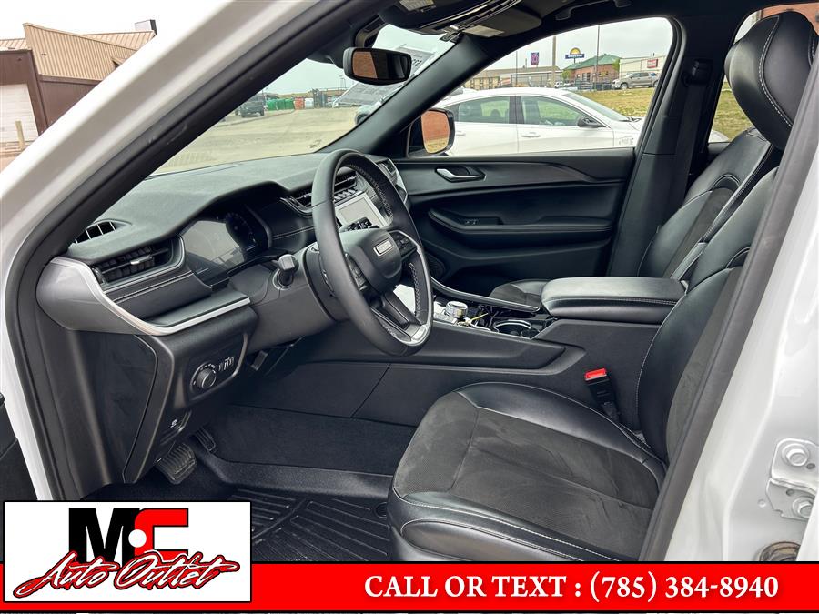 2023 Jeep Grand Cherokee L Altitude 4x4, available for sale in Colby, Kansas | M C Auto Outlet Inc. Colby, Kansas 2023 Jeep Grand Cherokee L Altitude 4x4, available for sale in Colby, Kansas | M C Auto Outlet Inc. Colby, Kansas