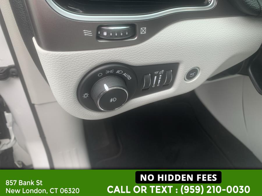 2019 Jeep Cherokee Limited 4x4, available for sale in New London, Connecticut | McAvoy Inc dba Town Hill Auto. New London, Connecticut 2019 Jeep Cherokee Limited 4x4, available for sale in New London, Connecticut | McAvoy Inc dba Town Hill Auto. New London, Connecticut