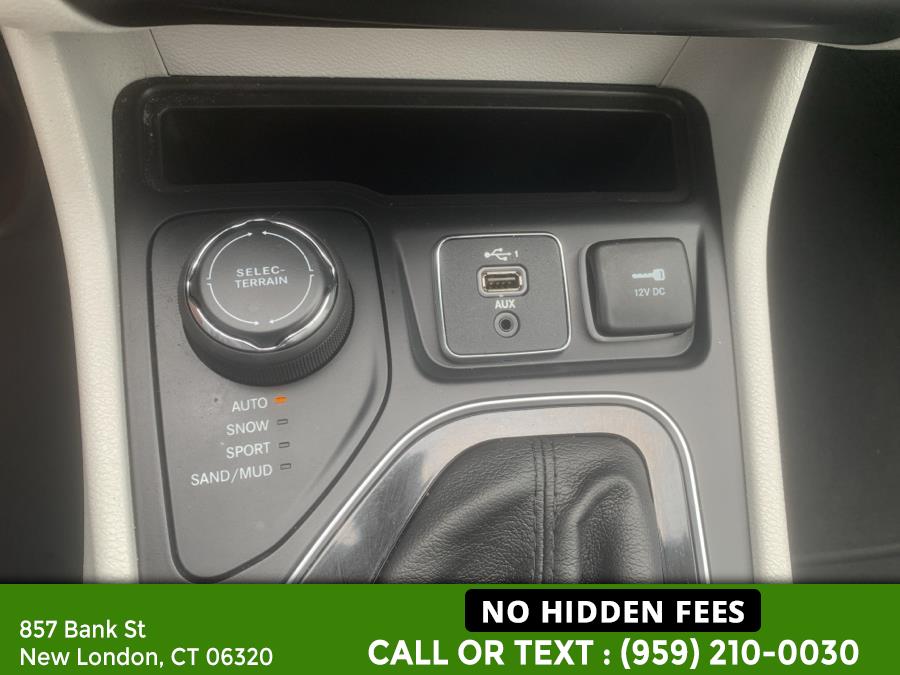 2019 Jeep Cherokee Limited 4x4, available for sale in New London, Connecticut | McAvoy Inc dba Town Hill Auto. New London, Connecticut 2019 Jeep Cherokee Limited 4x4, available for sale in New London, Connecticut | McAvoy Inc dba Town Hill Auto. New London, Connecticut