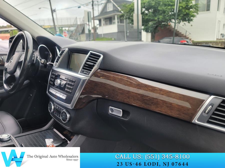 2015 Mercedes-Benz M-Class 4MATIC 4dr ML 350, available for sale in Lodi, New Jersey | AW Auto & Truck Wholesalers, Inc. Lodi, New Jersey 2015 Mercedes-Benz M-Class 4MATIC 4dr ML 350, available for sale in Lodi, New Jersey | AW Auto & Truck Wholesalers, Inc. Lodi, New Jersey