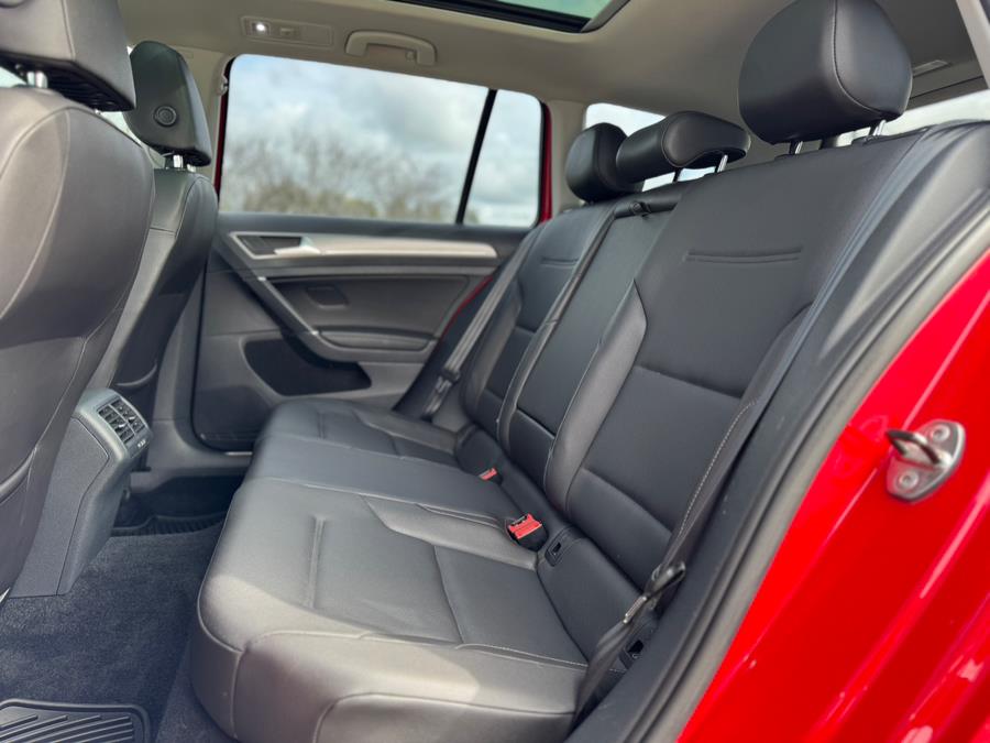 2015 Volkswagen Golf Sportwagen SE, available for sale in Darien, Wisconsin | Geneva Motor Cars. Darien, Wisconsin 2015 Volkswagen Golf Sportwagen SE, available for sale in Darien, Wisconsin | Geneva Motor Cars. Darien, Wisconsin