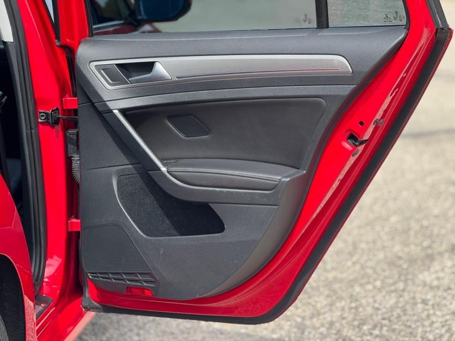 2015 Volkswagen Golf Sportwagen SE, available for sale in Darien, Wisconsin | Geneva Motor Cars. Darien, Wisconsin 2015 Volkswagen Golf Sportwagen SE, available for sale in Darien, Wisconsin | Geneva Motor Cars. Darien, Wisconsin