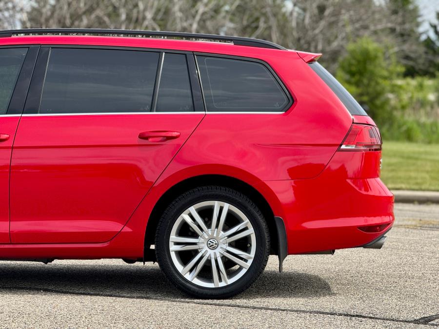 2015 Volkswagen Golf Sportwagen SE, available for sale in Darien, Wisconsin | Geneva Motor Cars. Darien, Wisconsin 2015 Volkswagen Golf Sportwagen SE, available for sale in Darien, Wisconsin | Geneva Motor Cars. Darien, Wisconsin