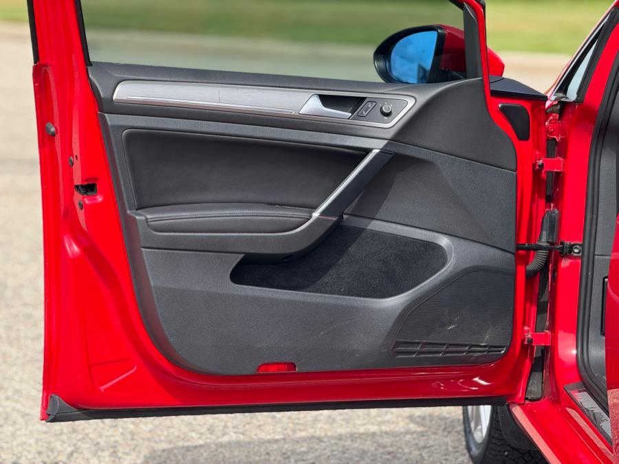 2015 Volkswagen Golf Sportwagen SE, available for sale in Darien, Wisconsin | Geneva Motor Cars. Darien, Wisconsin 2015 Volkswagen Golf Sportwagen SE, available for sale in Darien, Wisconsin | Geneva Motor Cars. Darien, Wisconsin