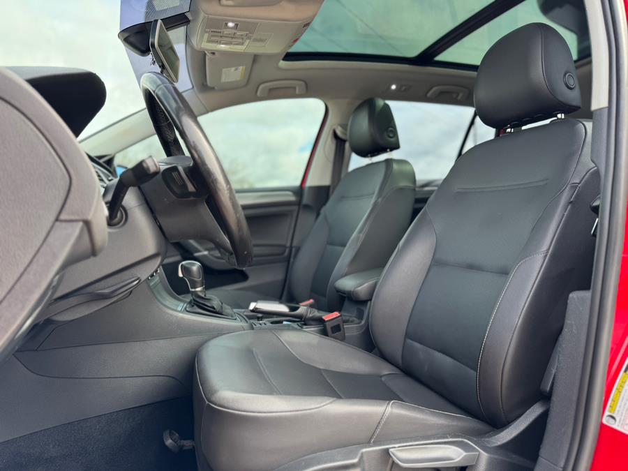 2015 Volkswagen Golf Sportwagen SE, available for sale in Darien, Wisconsin | Geneva Motor Cars. Darien, Wisconsin 2015 Volkswagen Golf Sportwagen SE, available for sale in Darien, Wisconsin | Geneva Motor Cars. Darien, Wisconsin