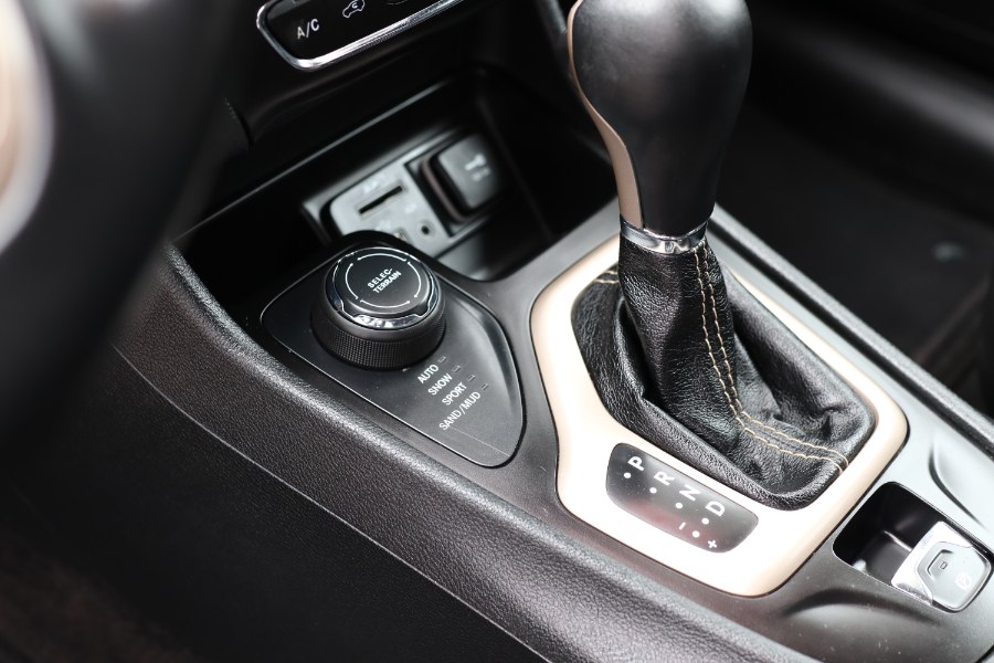 2015 Jeep Cherokee 4WD 4dr Limited, available for sale in Jamaica, New York | Hillside Auto Mall Inc.. Jamaica, New York 2015 Jeep Cherokee 4WD 4dr Limited, available for sale in Jamaica, New York | Hillside Auto Mall Inc.. Jamaica, New York