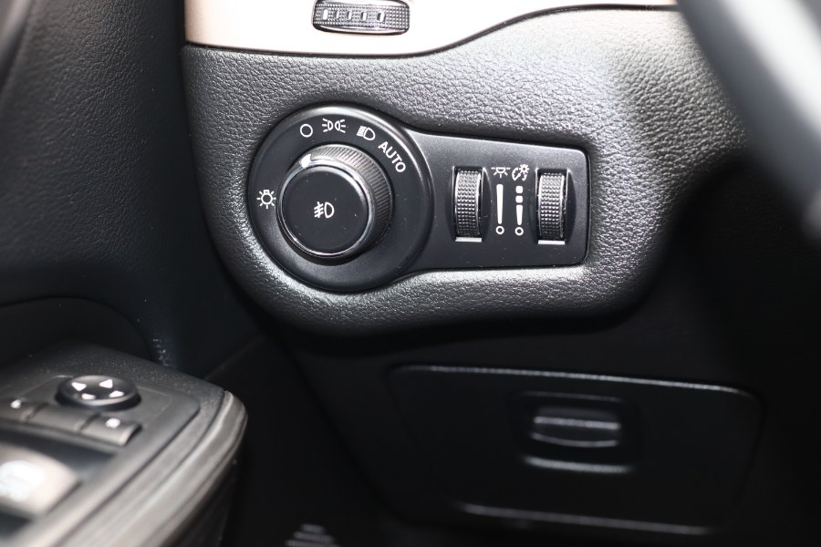 2015 Jeep Cherokee 4WD 4dr Limited, available for sale in Jamaica, New York | Hillside Auto Mall Inc.. Jamaica, New York 2015 Jeep Cherokee 4WD 4dr Limited, available for sale in Jamaica, New York | Hillside Auto Mall Inc.. Jamaica, New York