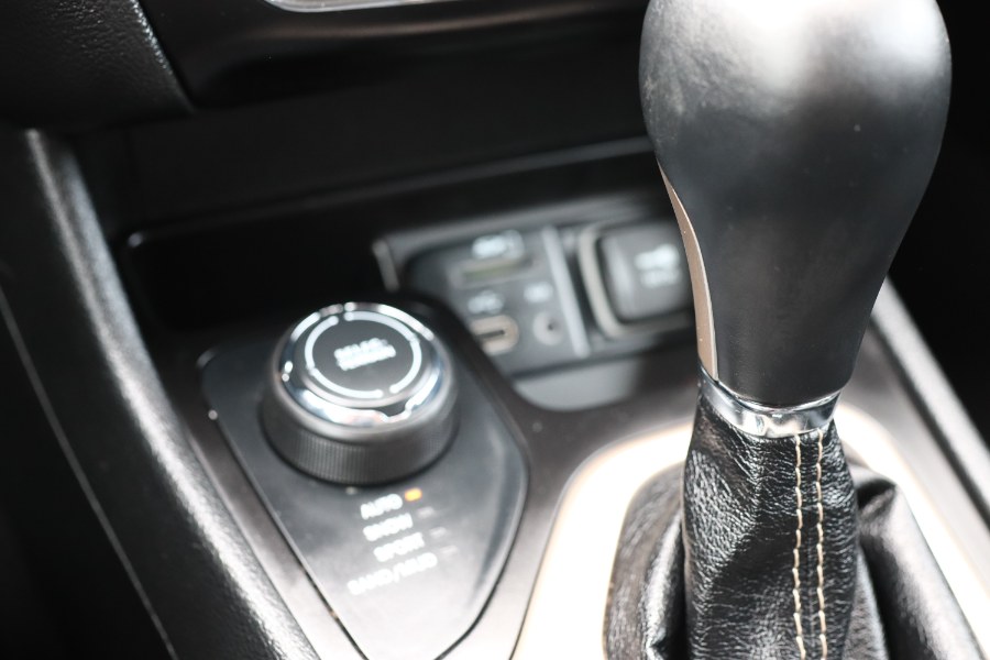 2015 Jeep Cherokee 4WD 4dr Limited, available for sale in Jamaica, New York | Hillside Auto Mall Inc.. Jamaica, New York 2015 Jeep Cherokee 4WD 4dr Limited, available for sale in Jamaica, New York | Hillside Auto Mall Inc.. Jamaica, New York