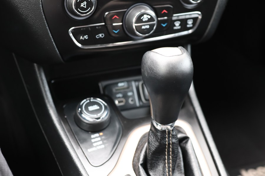 2015 Jeep Cherokee 4WD 4dr Limited, available for sale in Jamaica, New York | Hillside Auto Mall Inc.. Jamaica, New York 2015 Jeep Cherokee 4WD 4dr Limited, available for sale in Jamaica, New York | Hillside Auto Mall Inc.. Jamaica, New York