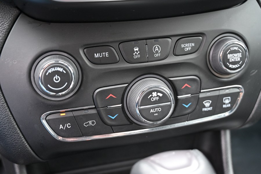 2021 Jeep Cherokee Limited 4x4, available for sale in Waterbury, Connecticut | Highline Car Connection. Waterbury, Connecticut 2021 Jeep Cherokee Limited 4x4, available for sale in Waterbury, Connecticut | Highline Car Connection. Waterbury, Connecticut
