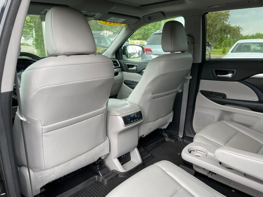 2017 Toyota Highlander XLE V6 AWD (Natl), available for sale in Merrimack, New Hampshire | Merrimack Autosport. Merrimack, New Hampshire 2017 Toyota Highlander XLE V6 AWD (Natl), available for sale in Merrimack, New Hampshire | Merrimack Autosport. Merrimack, New Hampshire