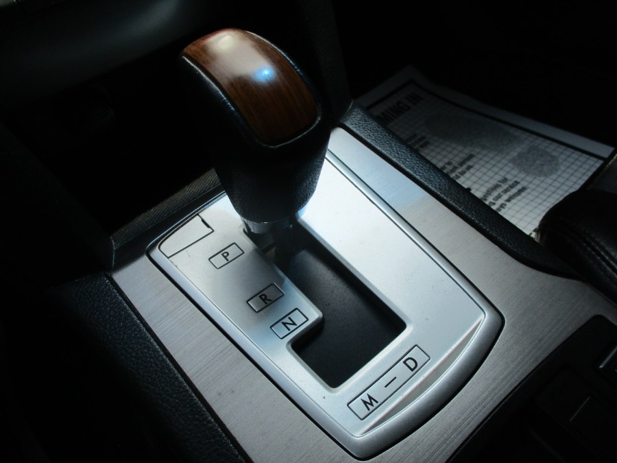 2014 Subaru Outback 4dr Wgn H4 Auto 2.5i Limited, available for sale in Meriden, Connecticut | Cos Central Auto. Meriden, Connecticut 2014 Subaru Outback 4dr Wgn H4 Auto 2.5i Limited, available for sale in Meriden, Connecticut | Cos Central Auto. Meriden, Connecticut