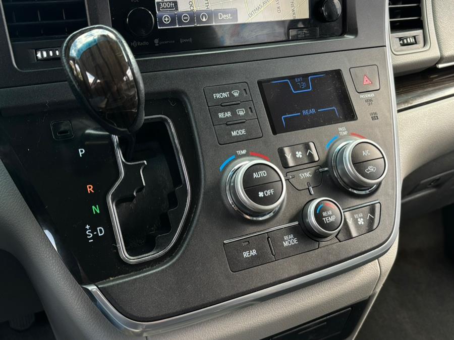 2017 Toyota Sienna XLE Premium FWD 8-Passenger (Natl), available for sale in Brooklyn, New York | Carsbuck Inc.. Brooklyn, New York 2017 Toyota Sienna XLE Premium FWD 8-Passenger (Natl), available for sale in Brooklyn, New York | Carsbuck Inc.. Brooklyn, New York