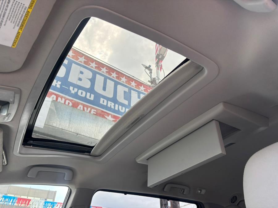 2017 Toyota Sienna XLE Premium FWD 8-Passenger (Natl), available for sale in Brooklyn, New York | Carsbuck Inc.. Brooklyn, New York 2017 Toyota Sienna XLE Premium FWD 8-Passenger (Natl), available for sale in Brooklyn, New York | Carsbuck Inc.. Brooklyn, New York