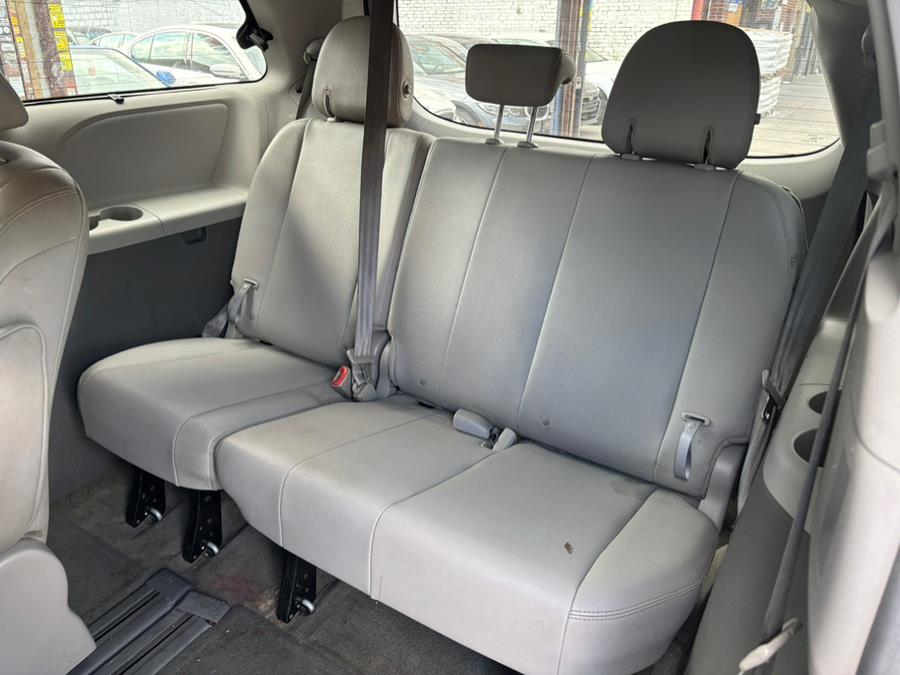 2017 Toyota Sienna XLE Premium FWD 8-Passenger (Natl), available for sale in Brooklyn, New York | Carsbuck Inc.. Brooklyn, New York 2017 Toyota Sienna XLE Premium FWD 8-Passenger (Natl), available for sale in Brooklyn, New York | Carsbuck Inc.. Brooklyn, New York