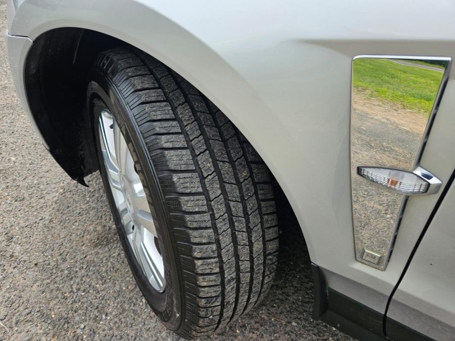 2011 Cadillac SRX FWD 4dr Luxury Collection, available for sale in East Windsor, Connecticut | Toro Auto. East Windsor, Connecticut 2011 Cadillac SRX FWD 4dr Luxury Collection, available for sale in East Windsor, Connecticut | Toro Auto. East Windsor, Connecticut