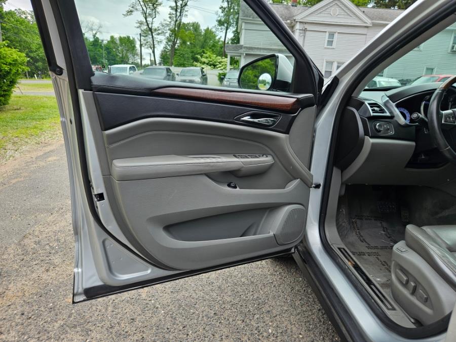 2011 Cadillac SRX FWD 4dr Luxury Collection, available for sale in East Windsor, Connecticut | Toro Auto. East Windsor, Connecticut 2011 Cadillac SRX FWD 4dr Luxury Collection, available for sale in East Windsor, Connecticut | Toro Auto. East Windsor, Connecticut