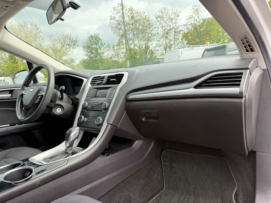 2014 Ford Fusion 4dr Sdn SE FWD, available for sale in Ortonville, Michigan | Marsh Auto Sales LLC. Ortonville, Michigan 2014 Ford Fusion 4dr Sdn SE FWD, available for sale in Ortonville, Michigan | Marsh Auto Sales LLC. Ortonville, Michigan