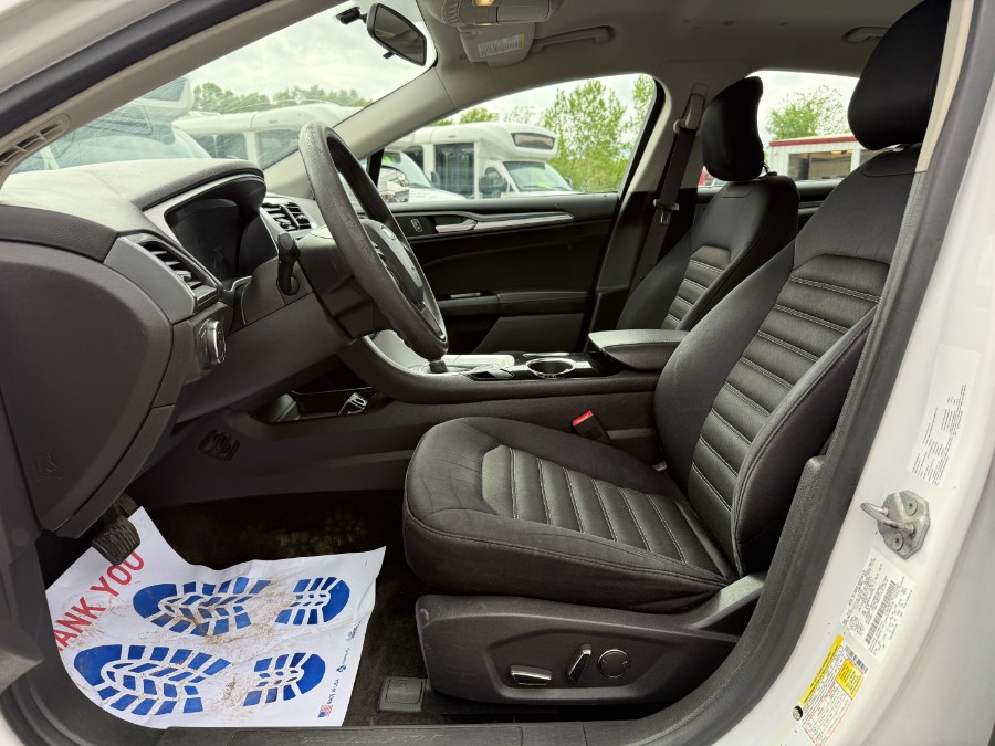 2014 Ford Fusion 4dr Sdn SE FWD, available for sale in Ortonville, Michigan | Marsh Auto Sales LLC. Ortonville, Michigan 2014 Ford Fusion 4dr Sdn SE FWD, available for sale in Ortonville, Michigan | Marsh Auto Sales LLC. Ortonville, Michigan