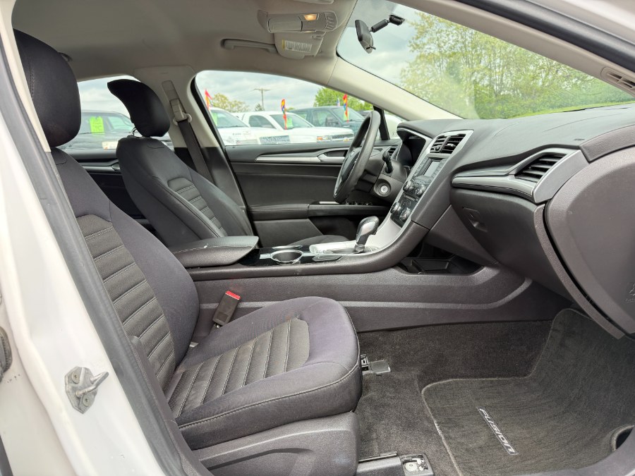 2014 Ford Fusion 4dr Sdn SE FWD, available for sale in Ortonville, Michigan | Marsh Auto Sales LLC. Ortonville, Michigan 2014 Ford Fusion 4dr Sdn SE FWD, available for sale in Ortonville, Michigan | Marsh Auto Sales LLC. Ortonville, Michigan